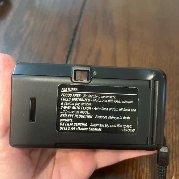 Vivitar VP3550 Focus Free Point & Shoot 35mm Film Camera - Picture 5 of 9